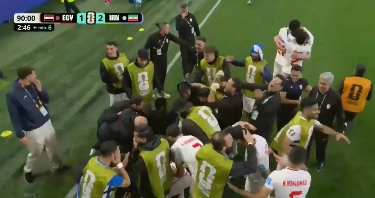 شادی بعد از گل شجاع خلیل زاده یک نفر را مصدوم کرد! + عکس