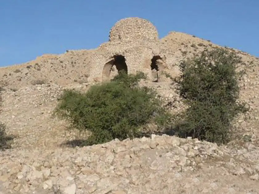 ماجرای دزدی ستون های آتشکده ساسانی در فراشبند + پاسخ مسئول 