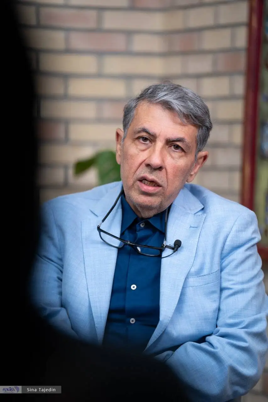پزشکی دیگر درآمد، رضایت شغلی و منزلت اجتماعی را به طور همزمان ندارد -  ممکن است دوباره برای خدمات ساده درمانی به خارج از کشور وابسته شویم