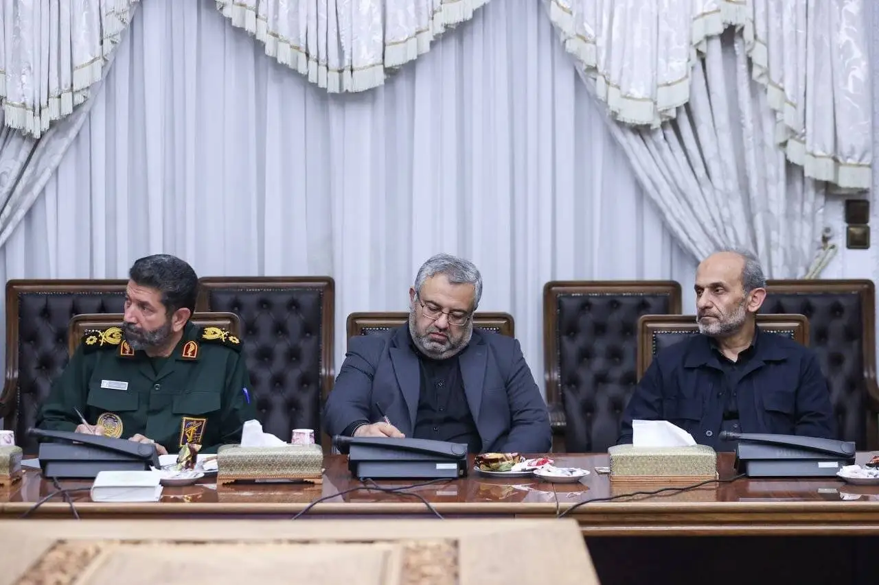 نخستین تصاویر از سردار احمد وحیدی پس از جنگ در 2مراسم - عارف و 2 فرمانده عالیرتبه سپاه در یک قاب