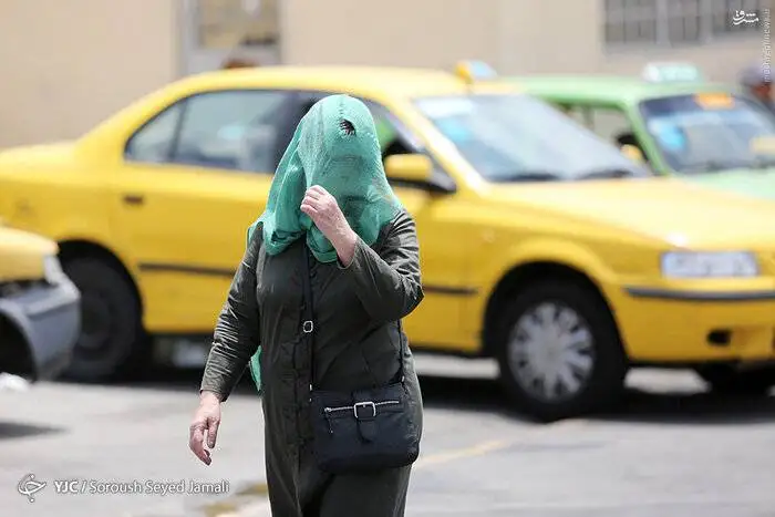 راهنمای حضور ایمن در مراسم طولانی؛ از کم آبی تا گرمازدگی - قبل از خروج از خانه چه کار کنیم؟ - هشدار پزشکان: گرمازدگی را با خستگی اشتباه نگیرید