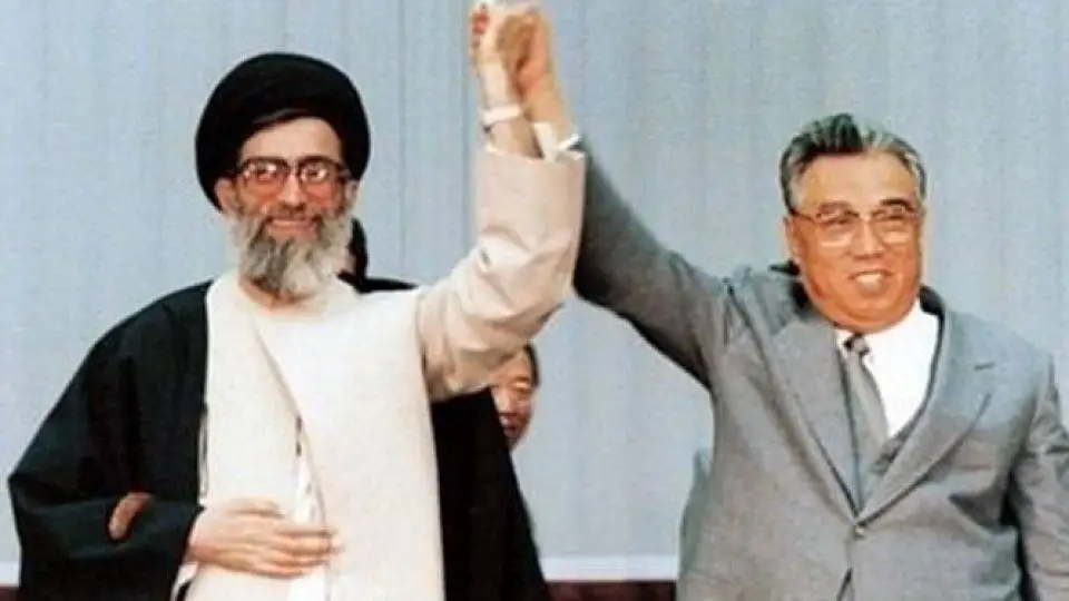 سیاست خارجی در دهه نخست انقلاب - روایت هایی از ماموریت های دیپلماتیک رهبر شهید - آیت الله سید علی خامنه ای به کدام کشورهای جهان سفر کردند؟