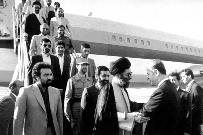 سیاست خارجی در دهه نخست انقلاب - روایت هایی از ماموریت های دیپلماتیک رهبر شهید - آیت الله سید علی خامنه ای به کدام کشورهای جهان سفر کردند؟