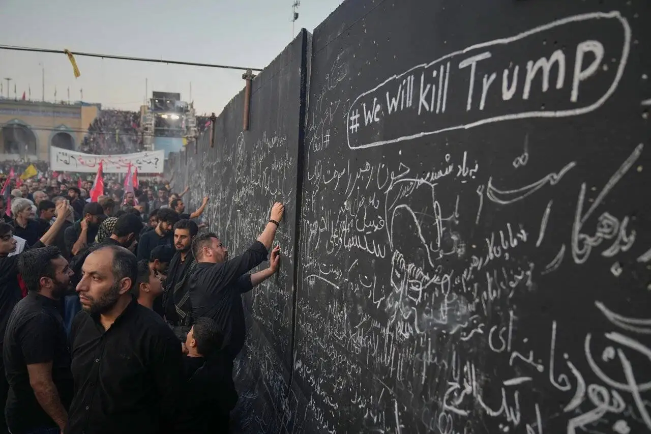 تهران تلاش دارد مراسم تشییع را به پیامی فراتر از مرزهای ایران تبدیل کند - همه پرسی مردمی درمورد ادامه مسیر جمهوری اسلامی - تأکید بر مطالبه (انتقام)