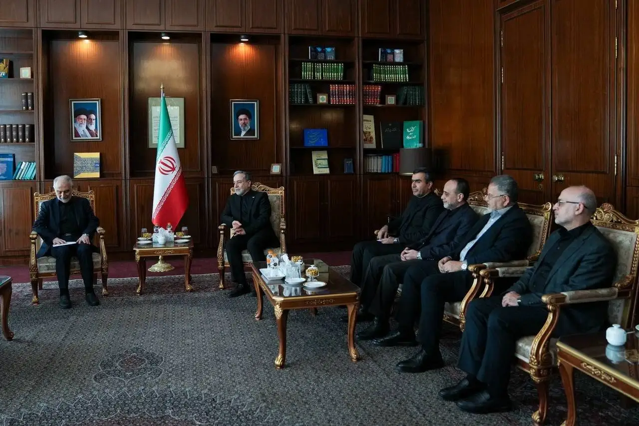 عراقچی: ایران اجرای بند نخست تفاهم ایران و آمریکا درمورد لبنان را با جدیت پیگیری می کند + عکس