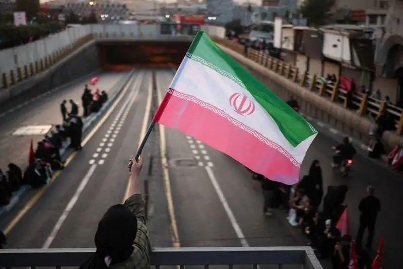 دریای عزاداران شاهدی بر استمرار و پایداری ایران  -  نشانه توانایی نظام برای بقا و انتقال آرام قدرت