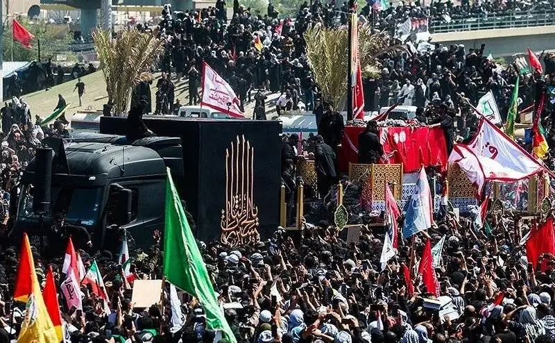 بدرقه در خانه پدری -  تصاویری از تشییع پیکر قائد شهید در عراق