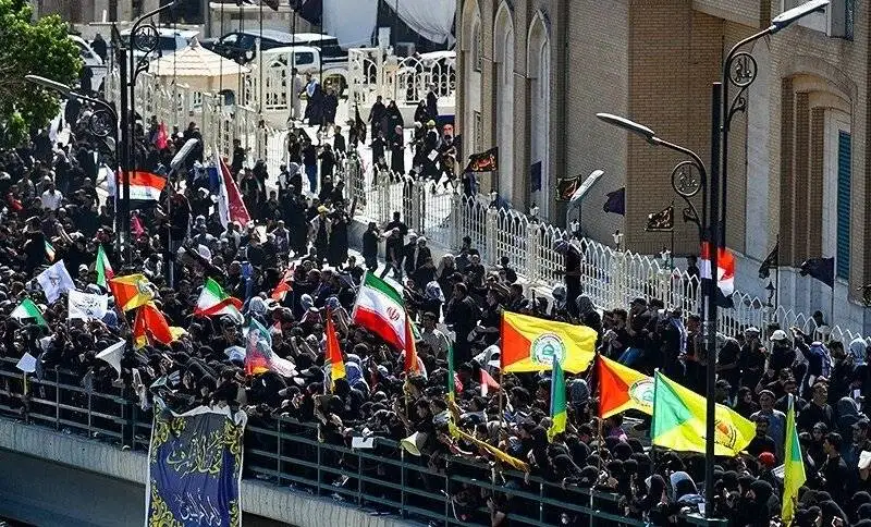 بدرقه در خانه پدری -  تصاویری از تشییع پیکر قائد شهید در عراق