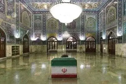جزئیاتی از لحظات خاکسپاری رهبر شهید  -  چرا رواق دارالذکر انتخاب شد؟