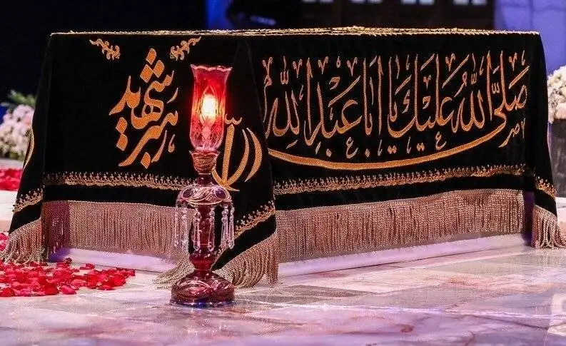 همسایه خورشید - گزارش تصویری از حضور میلیونی زائران در رواق دارالذکر حرم رضوی