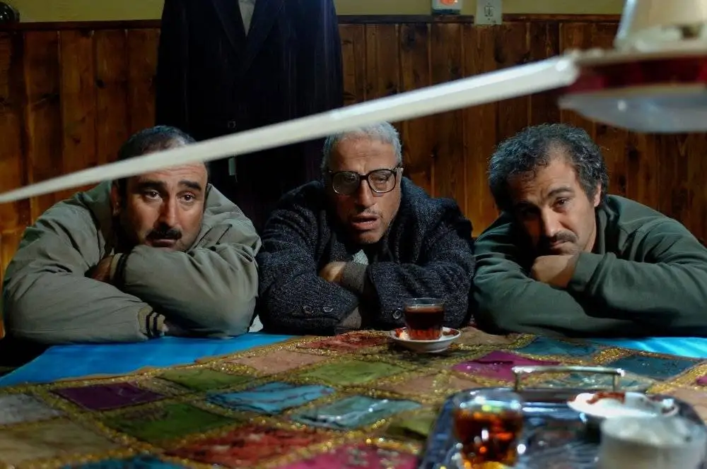 موسیقی تیتراژ؛ چرا در عصر وفور خوانندگان پاپ، دیگر ملودی ماندگاری خلق نمی شود؟ - تیتراژهای تلویزیونی به نفع بازار تجاری تغییر مسیر داده است