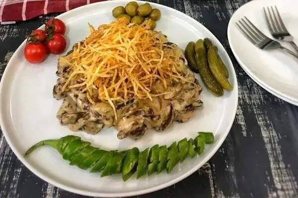 درست کردن غذای اشراف زادگان روسی با فیله گوساله و خامه ترش