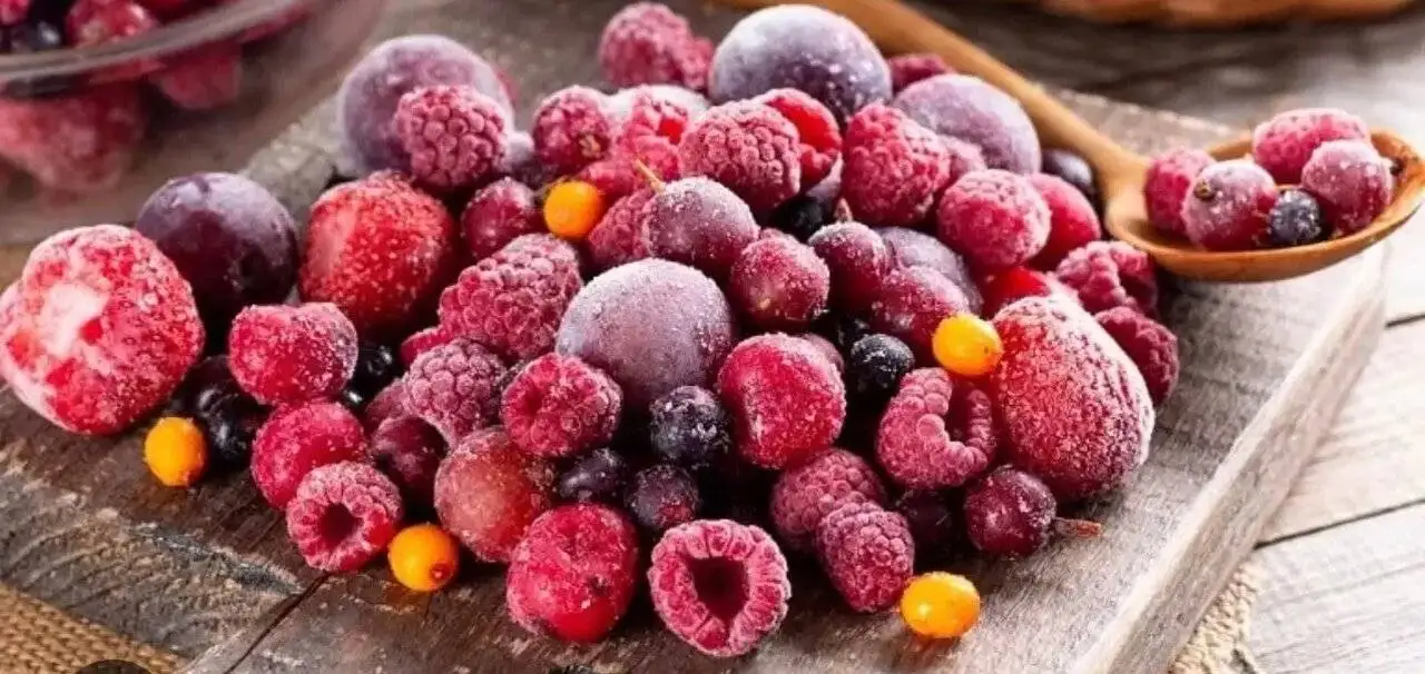 این میوه های تابستانی را بهتر است منجمد بخورید