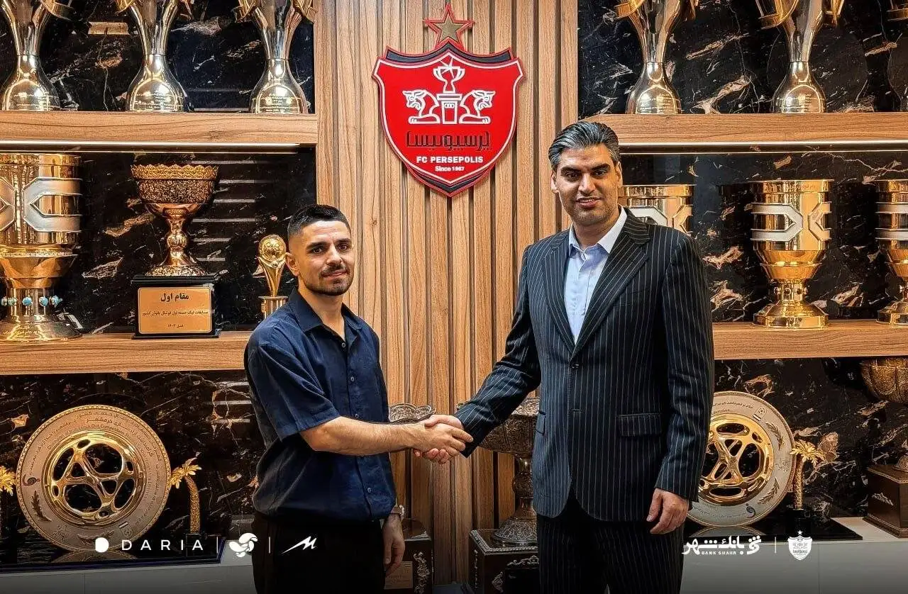 تصویر - وینگر پرسپولیس 3 سال دیگر می ماند