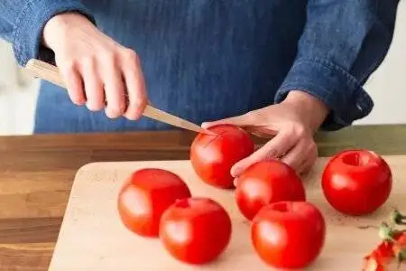 چرا گوجه فرنگی را نباید داخل یخچال گذاشت؟ ؛ روش نگهداری درست گوجه فرنگی