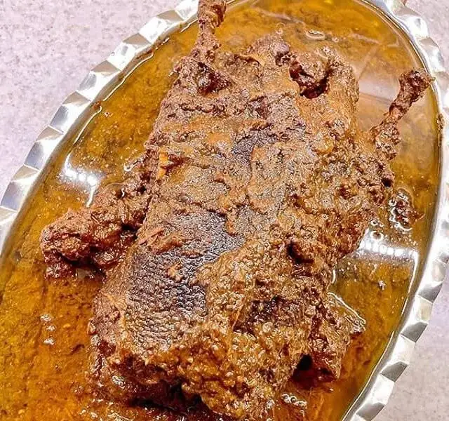 فسنجان اردک؛ غذایی که شما را یکراست به کودکی و عروسی های روستایی گیلان می برد