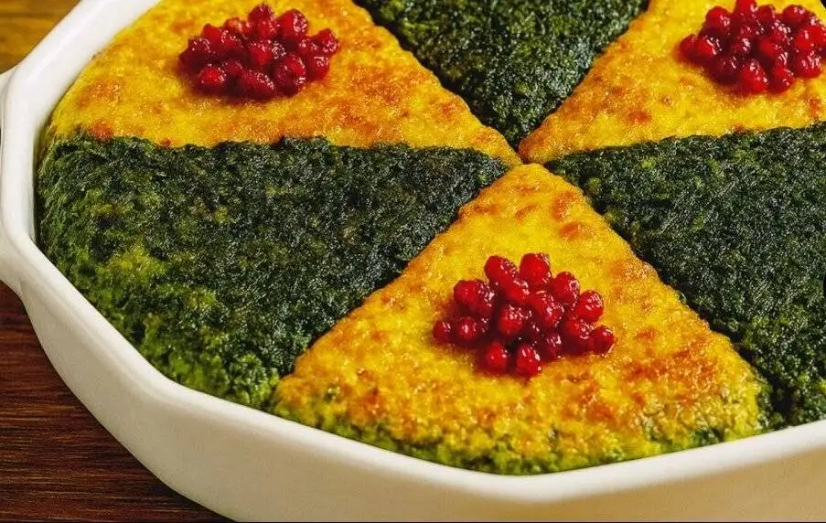 درست کردن کوکو سبزی و سیب زمینی دو رنگ برای 6 نفر + آموزش تصویری