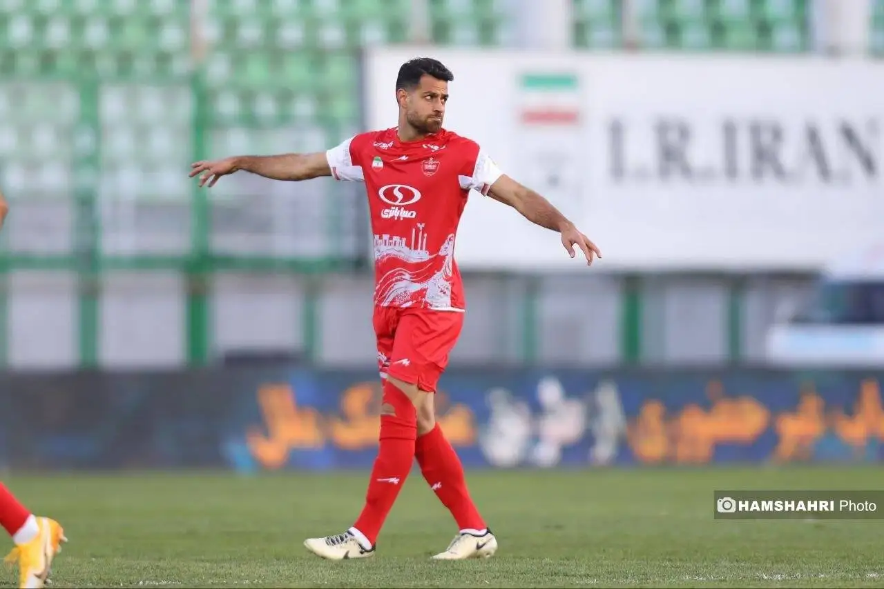 غیرمنتظره؛ پورعلیگنجی لژیونر شد  -  مدافع پرسپولیس در تیم سرمربی استقلالی + عکس