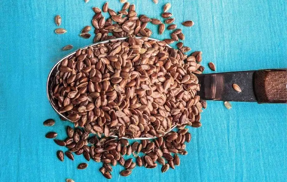 درست کردن پنیر خانگی با شیر و دانه کتان - آب پنیر را دور بریزیم یا استفاده کنیم؟