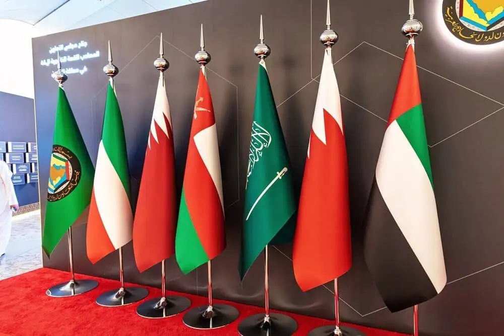 خلیج فارس در مسیر بازتعریف راهبردی - از اقتصاد نفتی تا تله اسرائیل؛ کالبدشکافی رفتار راهبردی کشورهای حاشیه جنوبی خلیج فارس