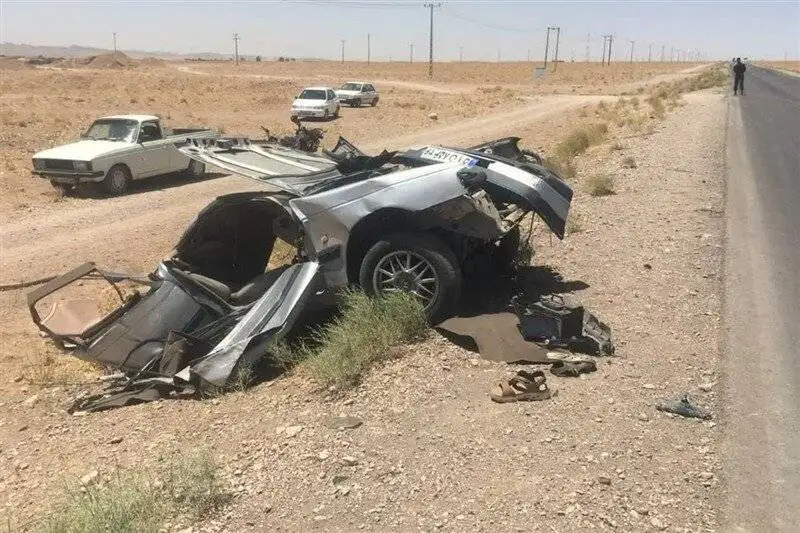 مرگ ناگوار راننده  عجول در تصادف با تریلی؛ او 2 ساعت قبل جریمه سرعت شده بود! - عکس