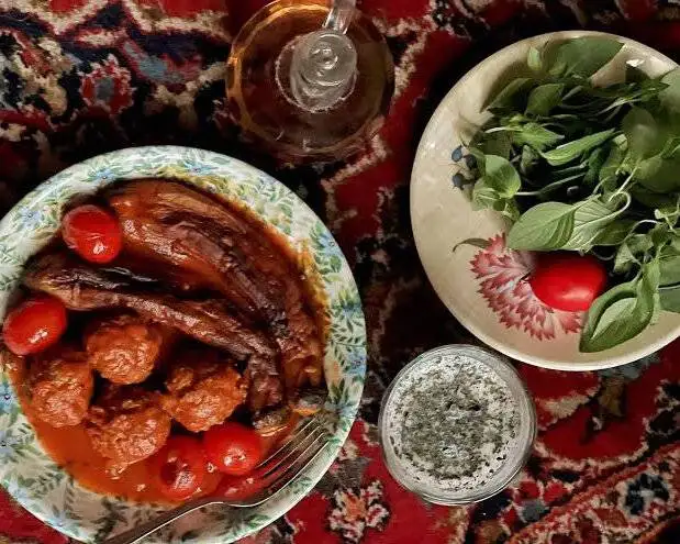 مشته بادمجان؛ غذای سنتی و ارزان شیراز که هر لقمه اش شما را شگفت زده می کند
