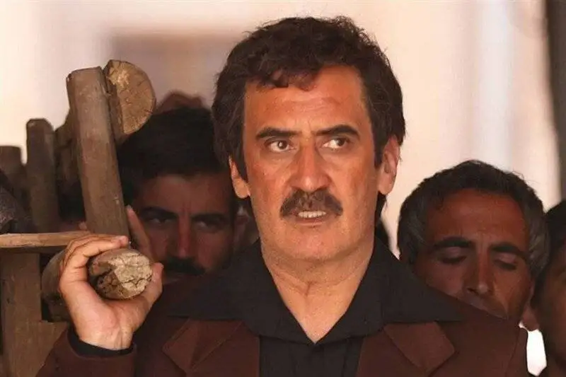 فیلم نوجوانی که به یک خبرنگار زن خارجی تذکر حجاب داد