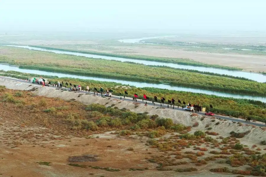 آخرین عمود - تصاویری از خیل مشتاقان و زائران اربعین حسینی که برای تجدید پیمان با سیدالشهدا(ع) راهی کربلا شده اند