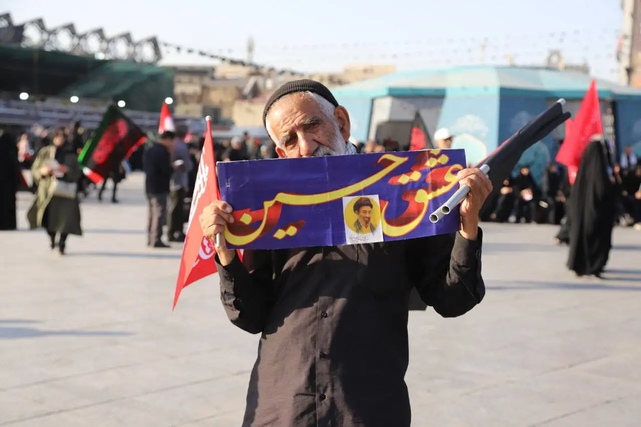 تصاویری از یک روز پیاده روی میلیونی جاماندگان اربعین از میدان امام حسین(ع) تا قبله تهران