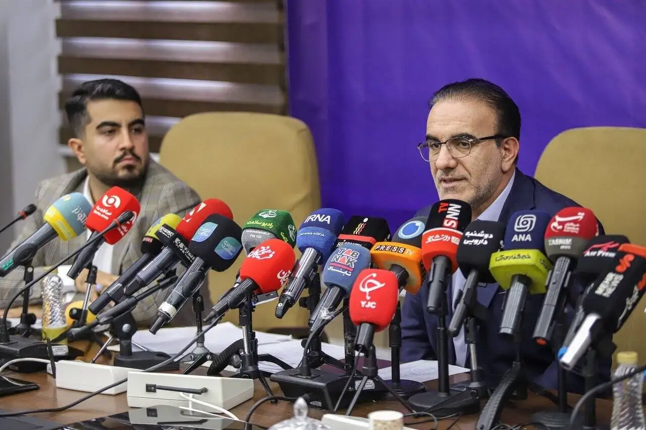 رئیس سازمان نظام پزشکی: ایران به درمانگر جهان تبدیل شده - سلامت محل تجارت نیست؛ با متخلفان مماشات نمی کنیم
