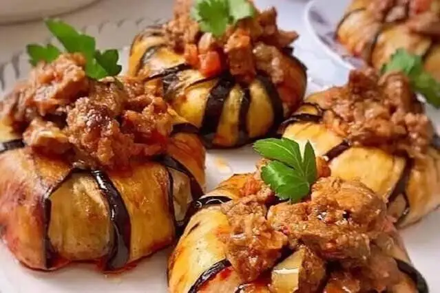 درست کردن بقچه گوشت خانگی؛ یک غذای خوشمزه با ظاهری متفاوت