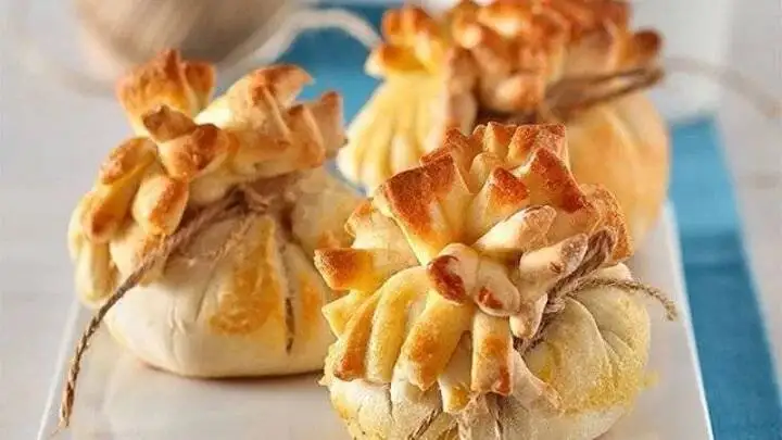 درست کردن بقچه گوشت خانگی؛ یک غذای خوشمزه با ظاهری متفاوت