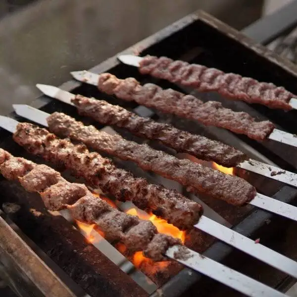 کباب کوبیده بازاری؛ تکنیک هایی که رستوران ها پنهان می کنند!