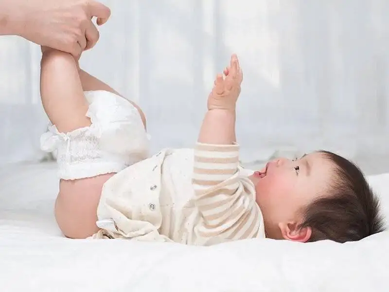 5 راه حل  ساده برای درمان سریع ادرارسوختگی نوزاد در خانه؛ چه زمانی به پزشک مراجعه کنیم؟