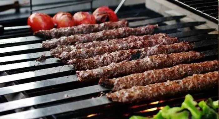 کباب کوبیده بازاری؛ تکنیک هایی که رستوران ها پنهان می کنند!