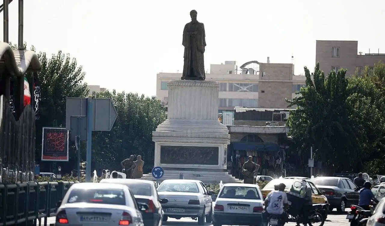 شاهدان خاموش شهر  -  گزارشی تصویری از تندیس های مشاهیر در تهران به بهانه رونمایی از تندیس کمال الملک
