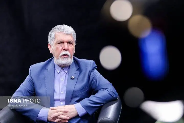 وزیر ارشاد خبر داد: بیش از 100 چهره نام آور خارج نشین در لیست بازگشت به ایران