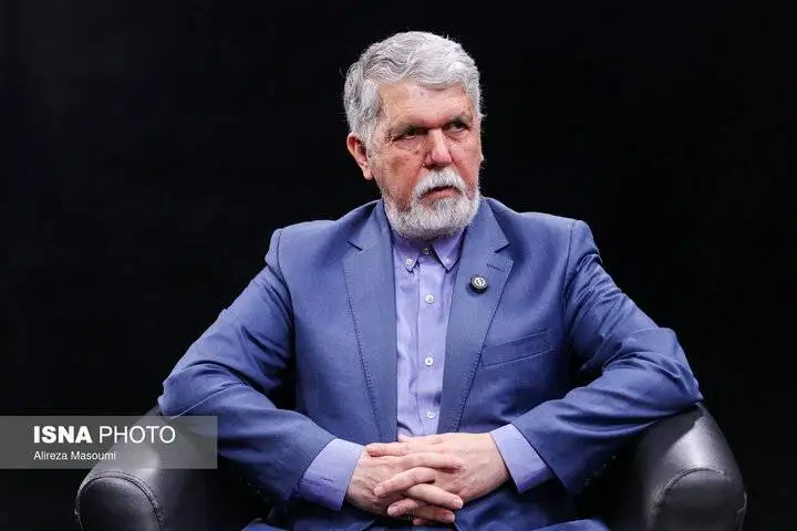 وزیر ارشاد خبر داد: بیش از 100 چهره نام آور خارج نشین در لیست بازگشت به ایران