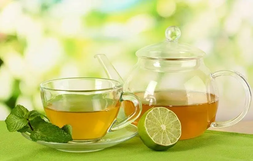 6 خوراکی و نوشیدنی ضد نفخ
