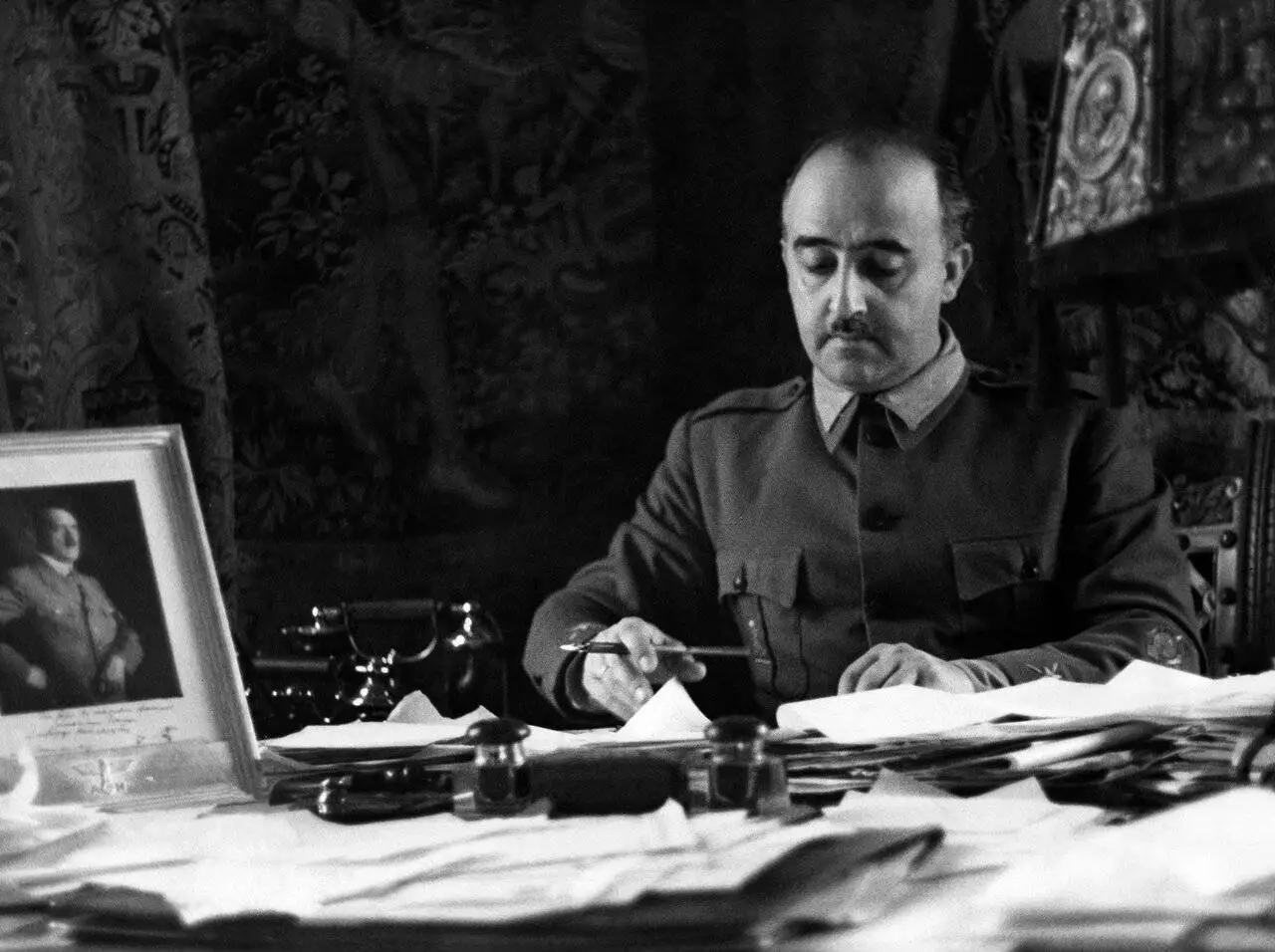 اسپانیایی ها در جستجوی کشته شدگان جنگ داخلی - روایت مردی که هشت دهه بعد پدربزرگش را پیدا کرد