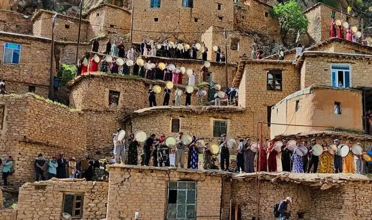 17 ربیع الاول در ایران چگونه جشن گرفته می شود؟ از (هزار دف) تا سفره های نذری