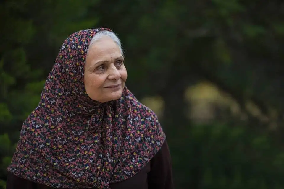 بیوگرافی : مریم نَشیبی ( زاده 1325)