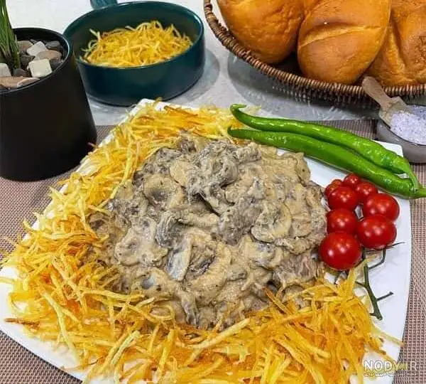 بیف استراگانف؛ نامش سخت است اما درست کردنش مثل آب خوردن است