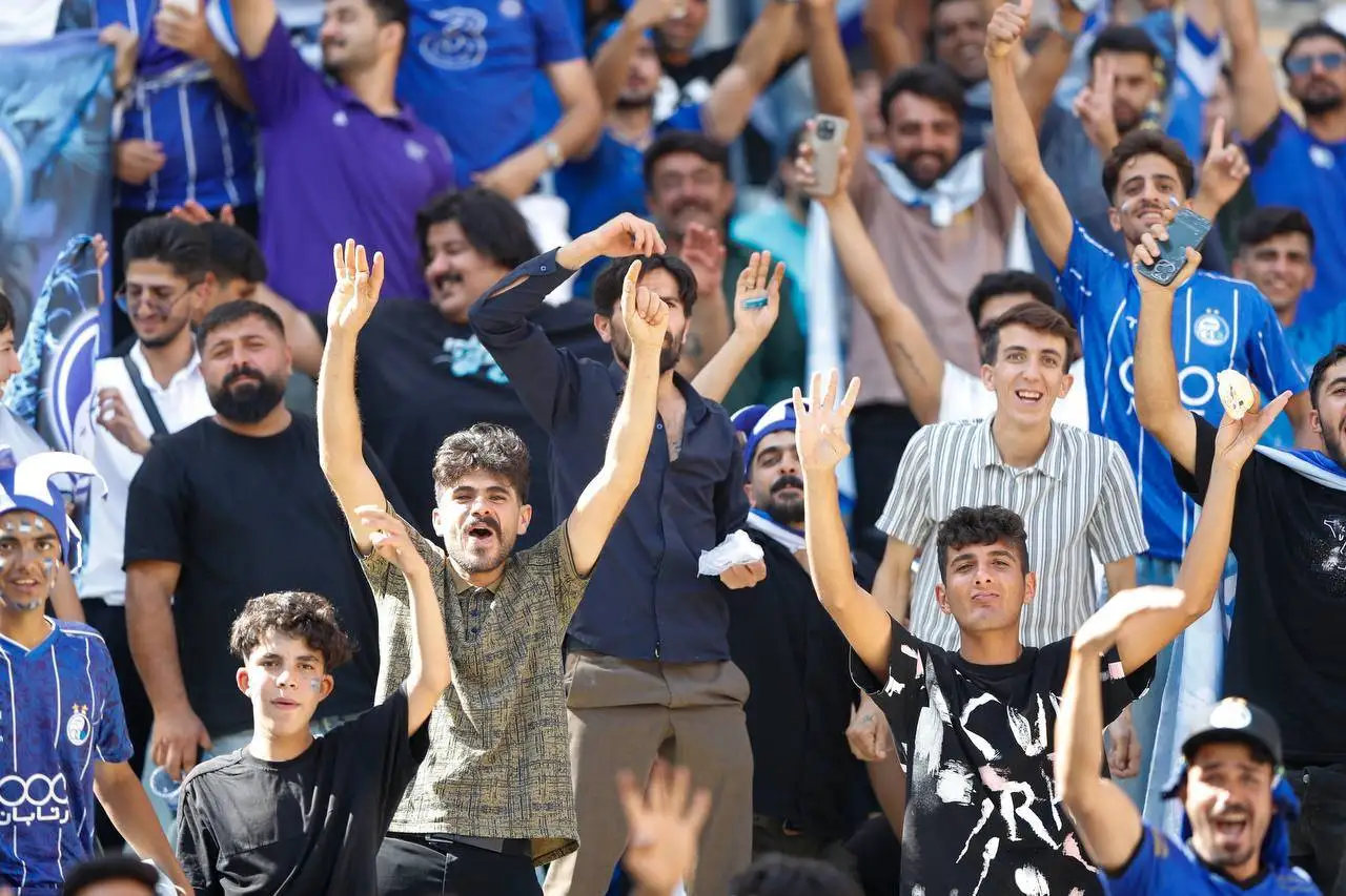 تصویر - اولین تصاویر از تماشاگران دربی در نقش جهان