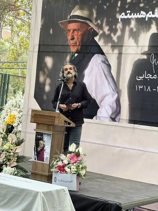 چهره هایی که برای وداع با پیکر جواد مجابی آمدند - ببینید