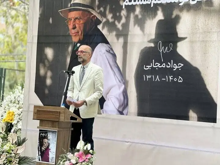چهره هایی که برای وداع با پیکر جواد مجابی آمدند - ببینید