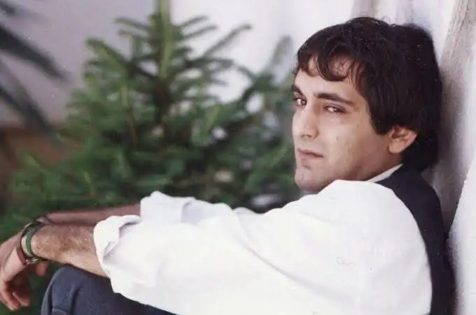 مرگ در بینه شهرت - از فروغ فرخزاد تا مرتضی پاشایی؛ روایت زندگی هنرمندانی که عمرشان کوتاه بود