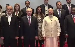 عکس یادگاری سران بریکس باحضور پزشکیان و پوتین در کنار یکدیگر  - ببینید