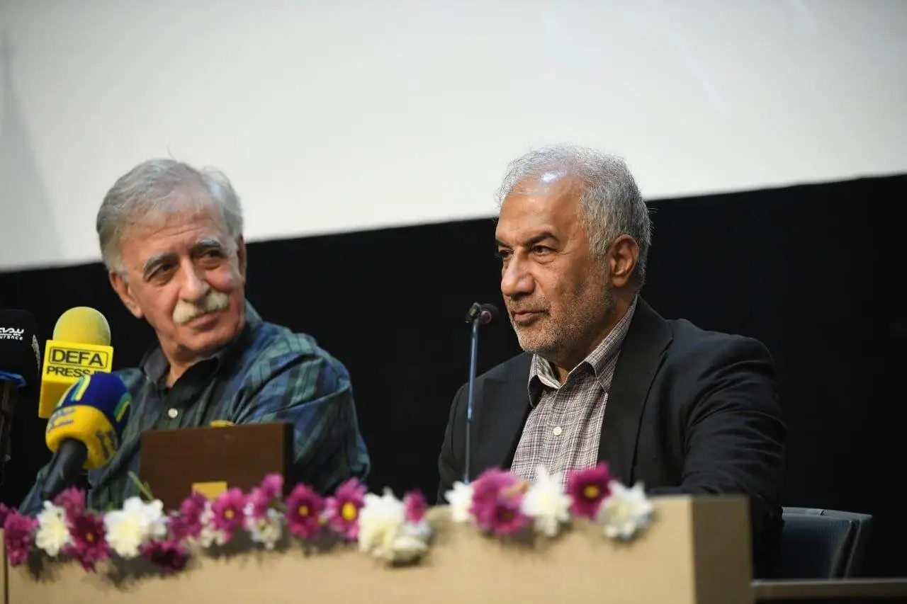 انتقاد محمدمهدی عسگرپور از روی دور تکرار افتادن بحث در مورد (پروانه ساخت)
