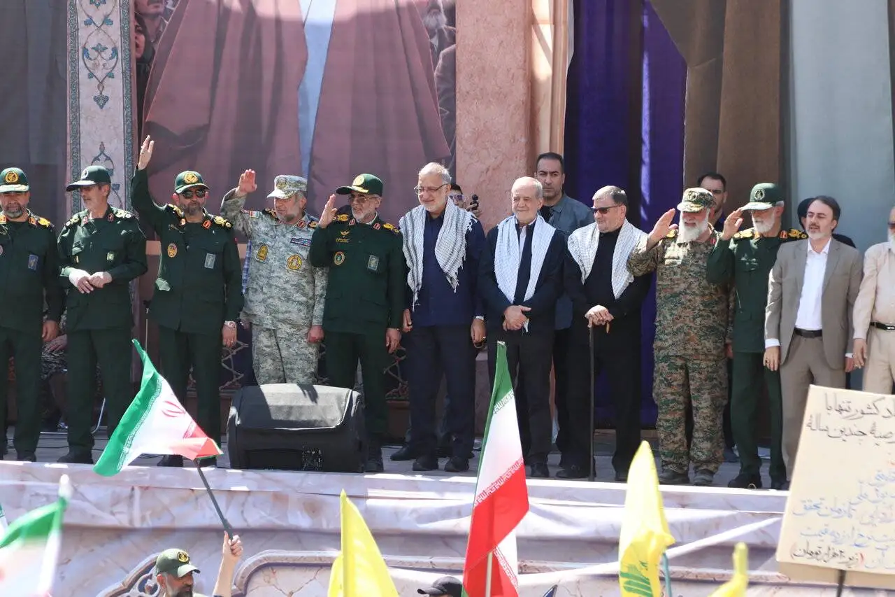 یک ایران جانفدا... - روایتی تصویری از حضور پرشور اقشار مختلف مردم در رزمایش بزرگ جانفدایان